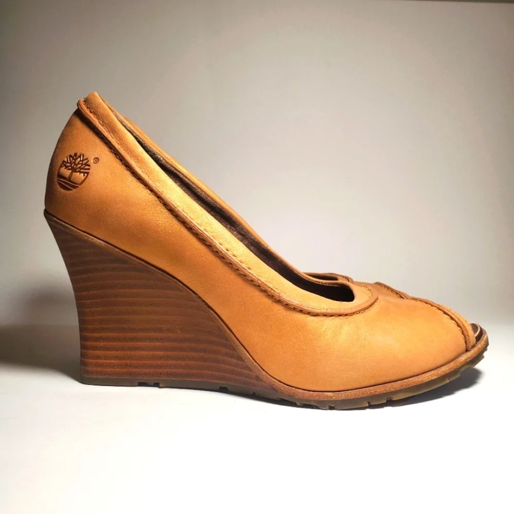 TIMBERLAND Tan Open-toe Stacked Wedge Heels Rubber Sole Leather Upper 7M - NWT
